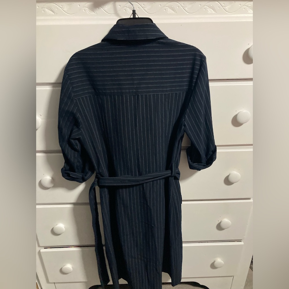 Dressbarn Blue Women’s Dress Rolled Sleeves Pockets Zip Front Belt Size 4 - Picture 3 of 13